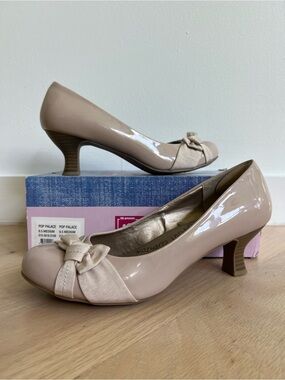 POP Comfort Fit Nude Patent Grosgrain Bow Pumps Kitten Heel Comfort Sz 9.5M Shoe